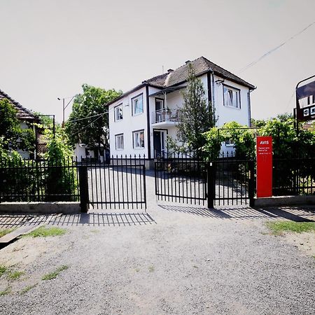 Villa Elena Yanoshi Екстериор снимка