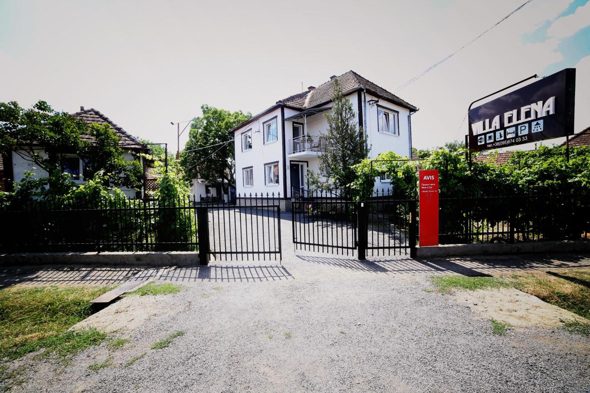Villa Elena Yanoshi Екстериор снимка